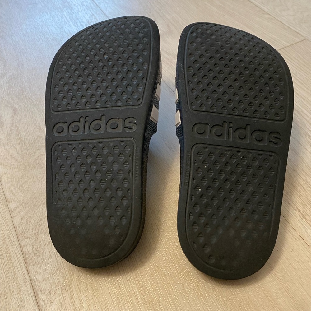 Adidas slides - Picture 6 of 6